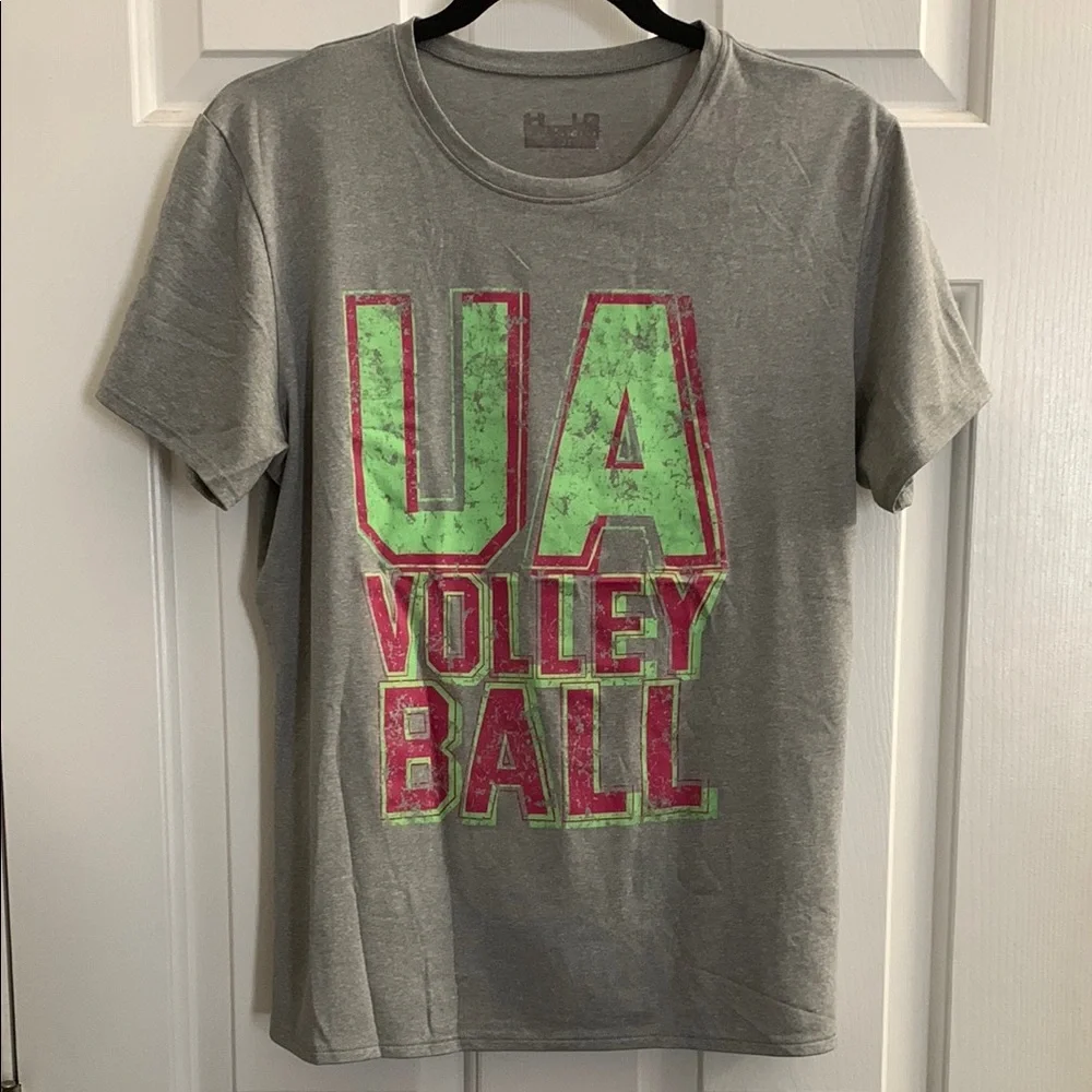3/$20✨ Under Armour Heat Gear Gray Graphic Short Sleeve Tee - Picture 2 of 9